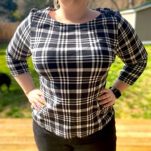 Cute B&W Plaid Top